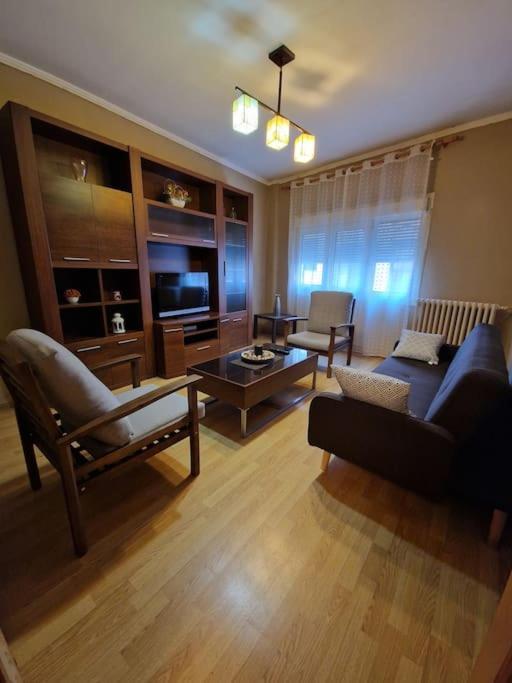 Piso En Estacion De Monforte De Lemos Apartamento Exterior foto