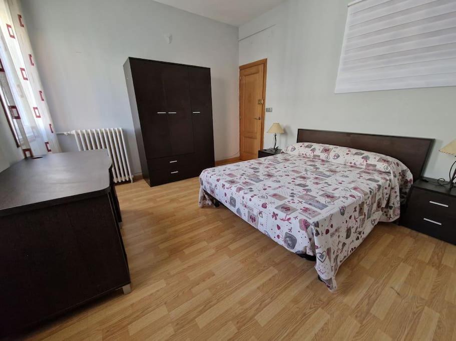 Piso En Estacion De Monforte De Lemos Apartamento Exterior foto